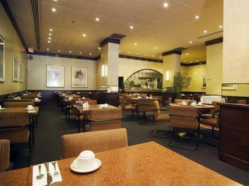 Best Western Primrose Hotel Downtown โตรอนโต ร้านอาหาร รูปภาพ